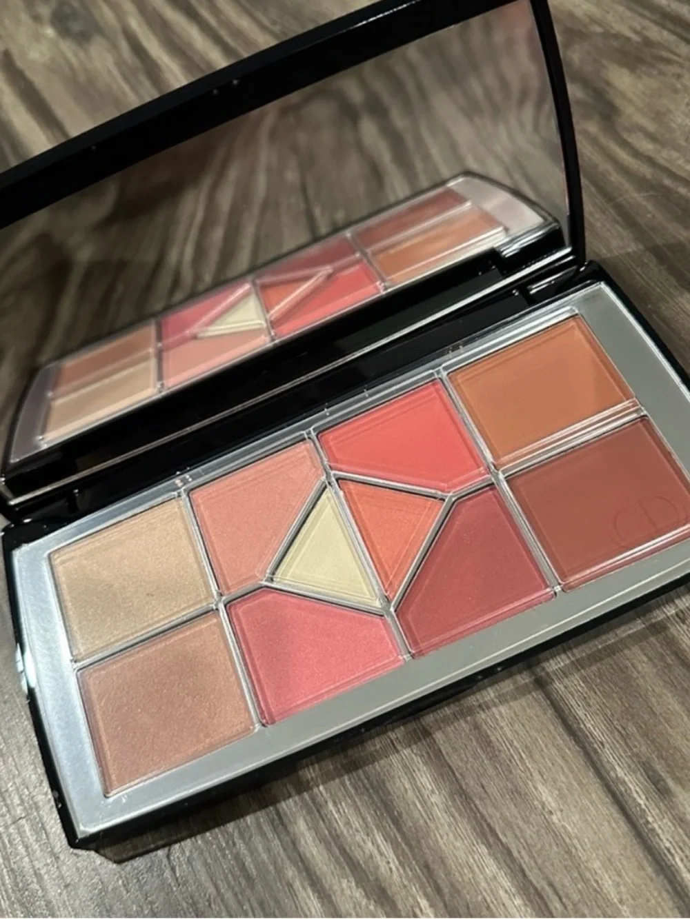 Christian Dior eyeshadow and blush palette 
Mitzah Edition - Picture 2 of 2